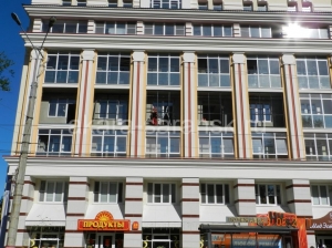 Монтаж теплых балконных рам из фасадного профиля Алютех